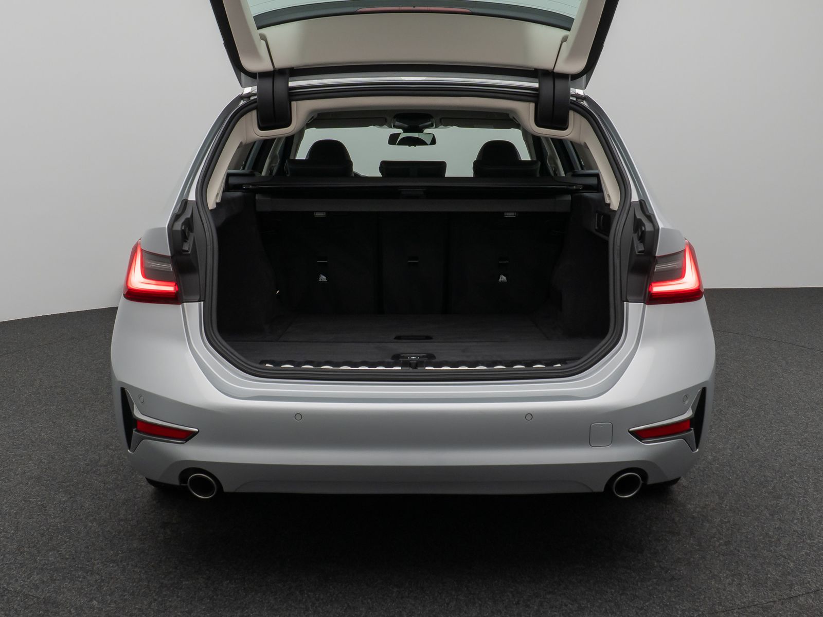 Fahrzeugabbildung BMW 318d DAB Leder PDC Geschwindigkeitsreg Sport LED