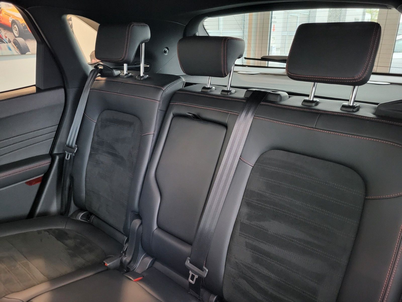 Fahrzeugabbildung Ford Kuga Plug-In Hybrid ST-Line X Panoramadach