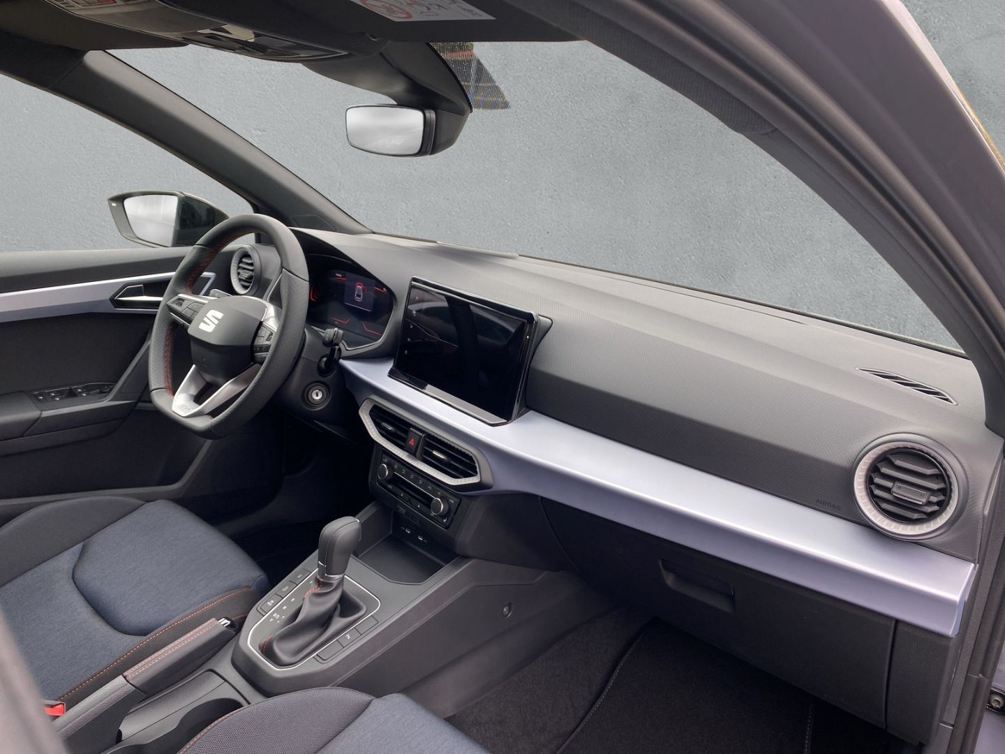 Fahrzeugabbildung SEAT Ibiza FR Navi Digitales Cockpit LED Apple CarPla