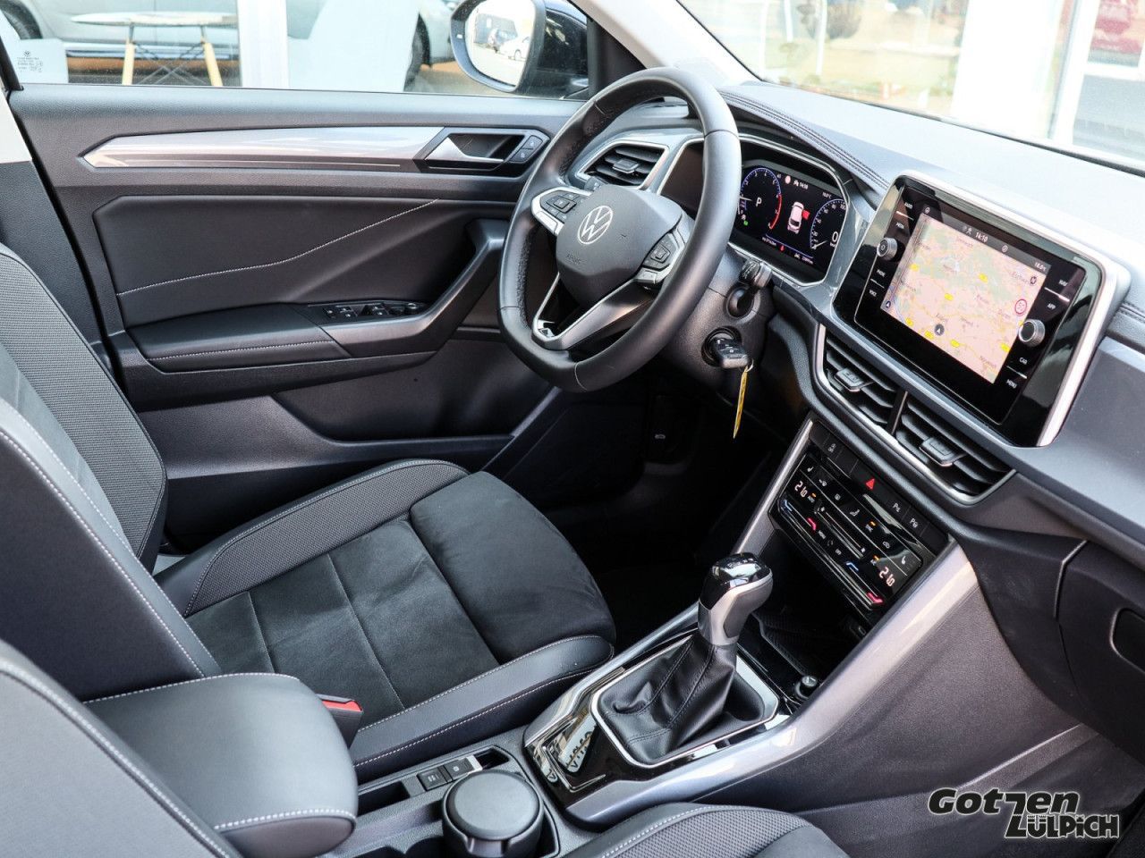 Fahrzeugabbildung Volkswagen T-Roc Style 1.5 TSI DSG Navi AHK LED PDC Klima