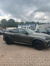 BMW X6 M Baureihe X6 M Competition - BMW X6 M mit Benzin-Antrieb: Limousine