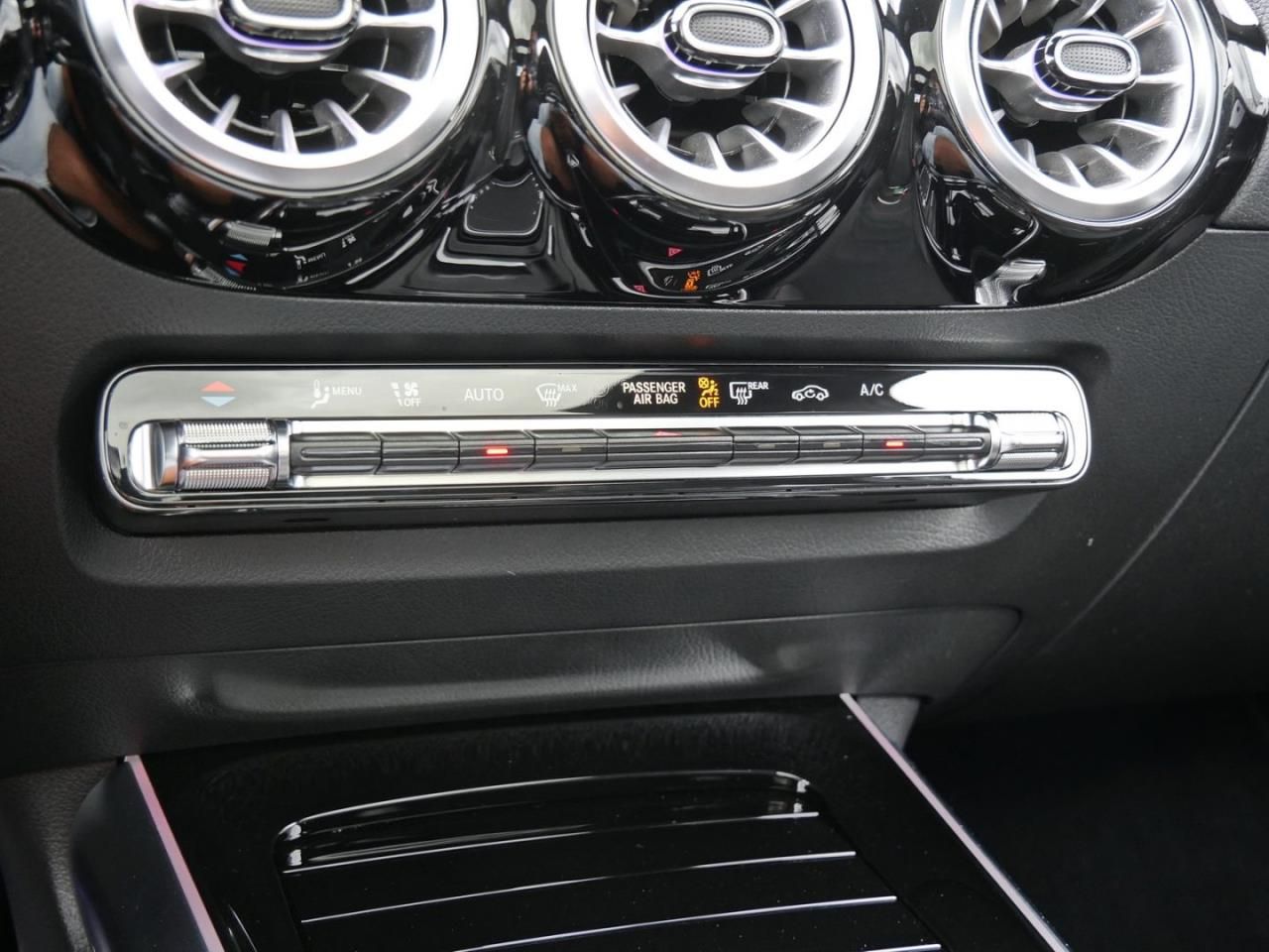 Mercedes-Benz GLA 250 e AMG Night Panorama Distronic 360° HUD foto 18