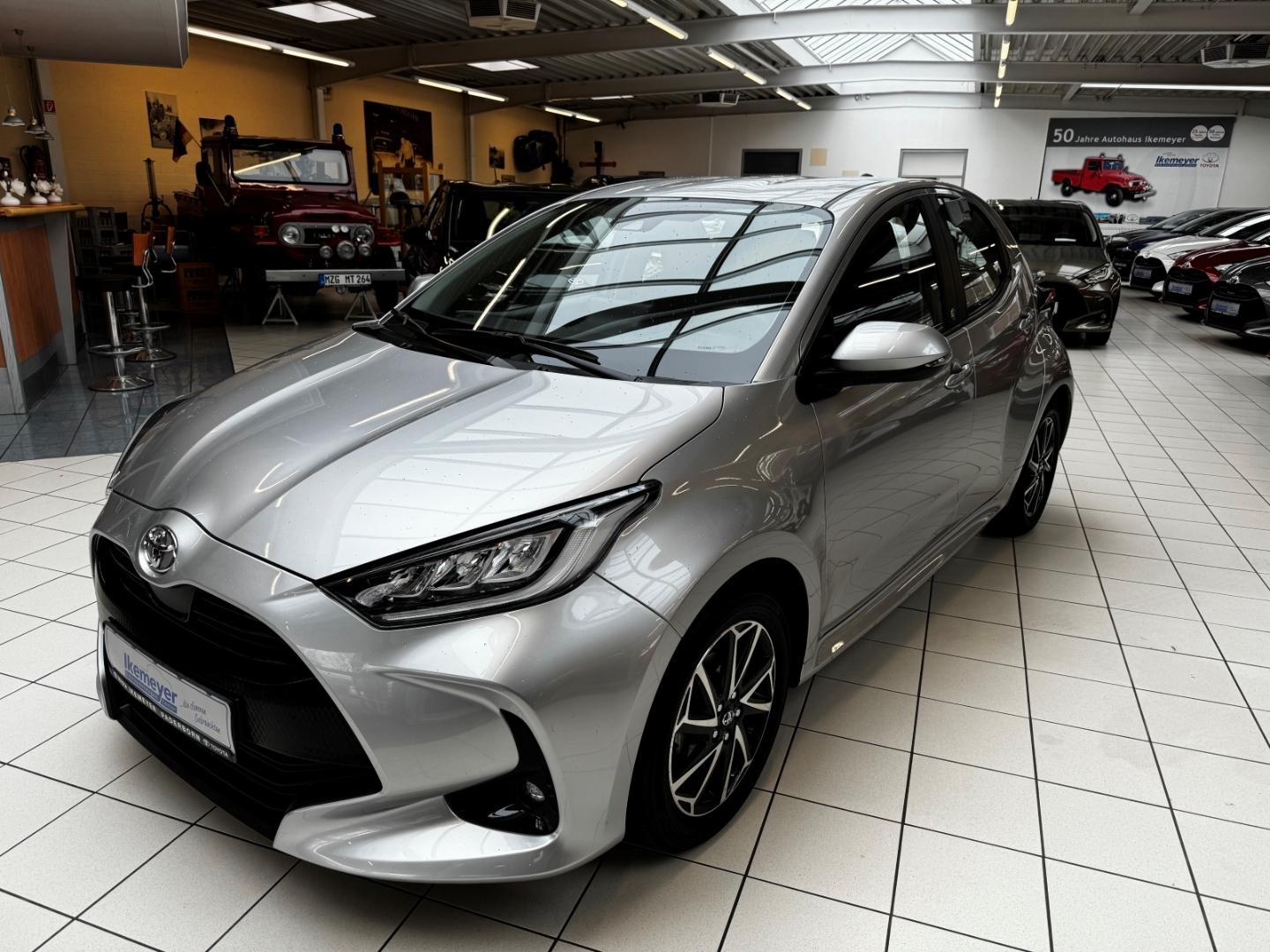 Toyota Yaris 1.5 Team D LED Sitzheizung Rückfahrkamera