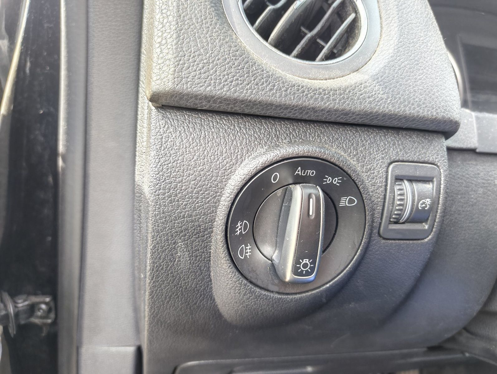 Fahrzeugabbildung Volkswagen Tiguan Team 2.0 TDI (140 PS) 4Motion