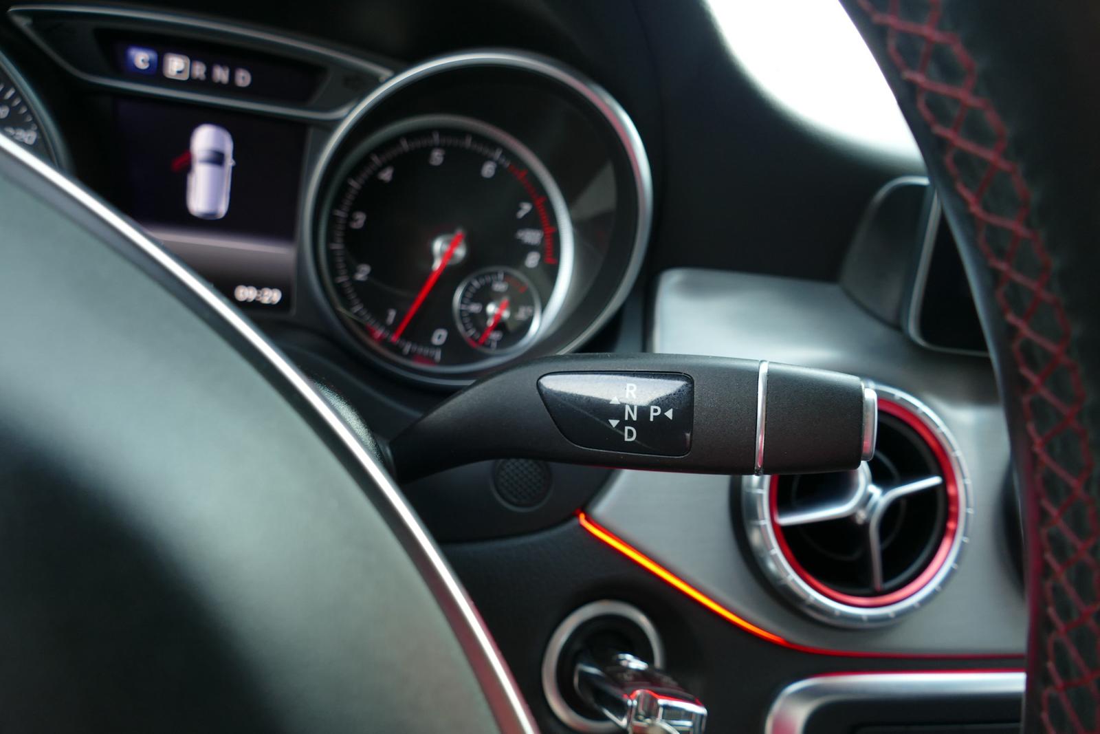 Mercedes-Benz CLA 200 AMG Line LED Navi Panorama Tempomat PDC