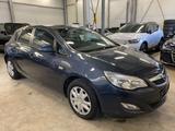Opel Astra J Lim. 5-trg. Edition AHK Klima - Opel Astra mit Benzin-Antrieb: Limousine, Edition Lim