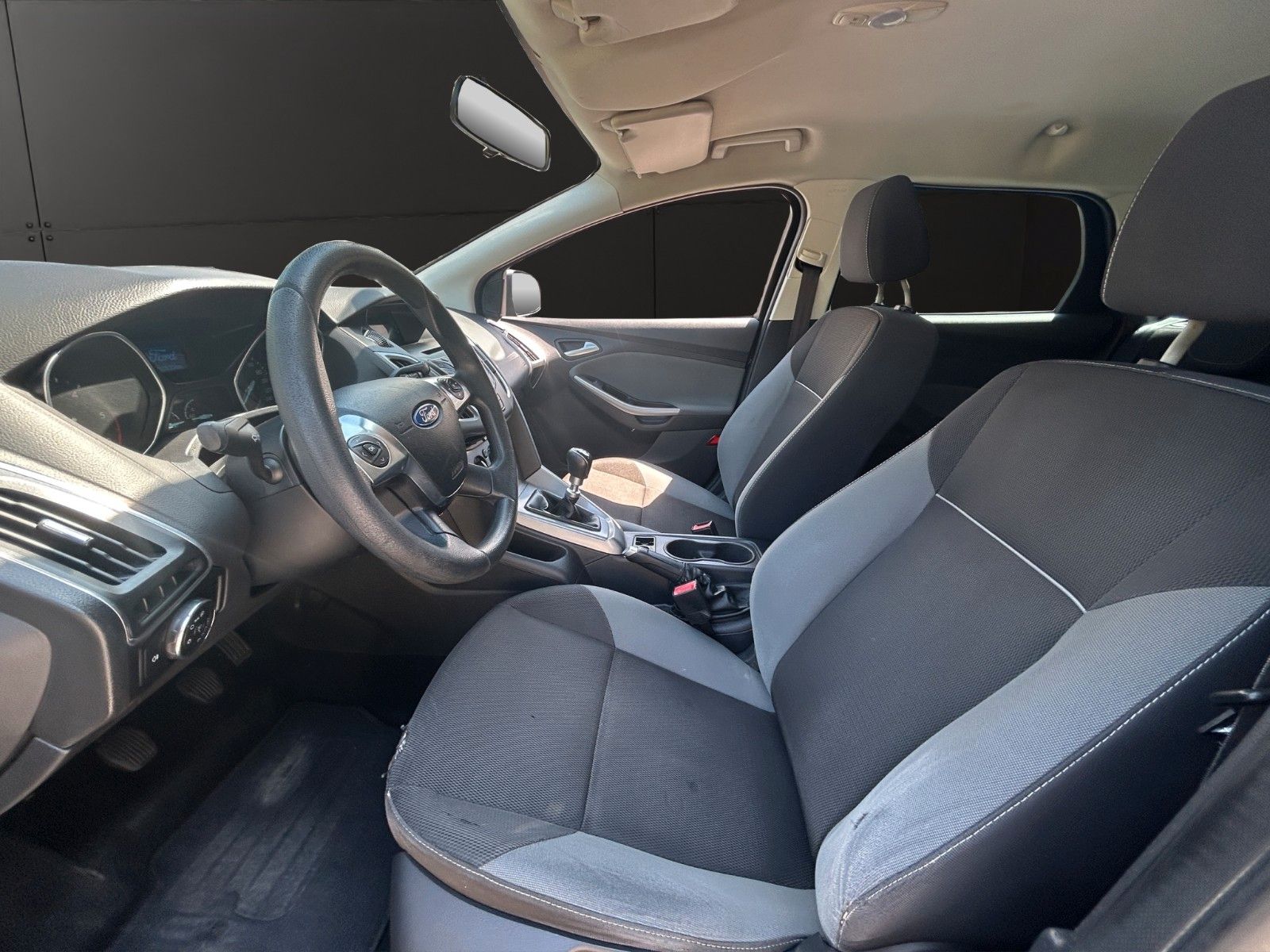 Fahrzeugabbildung Ford Focus Turnier TDCI Kima/TÜV NEU/TOP ZUSTAND