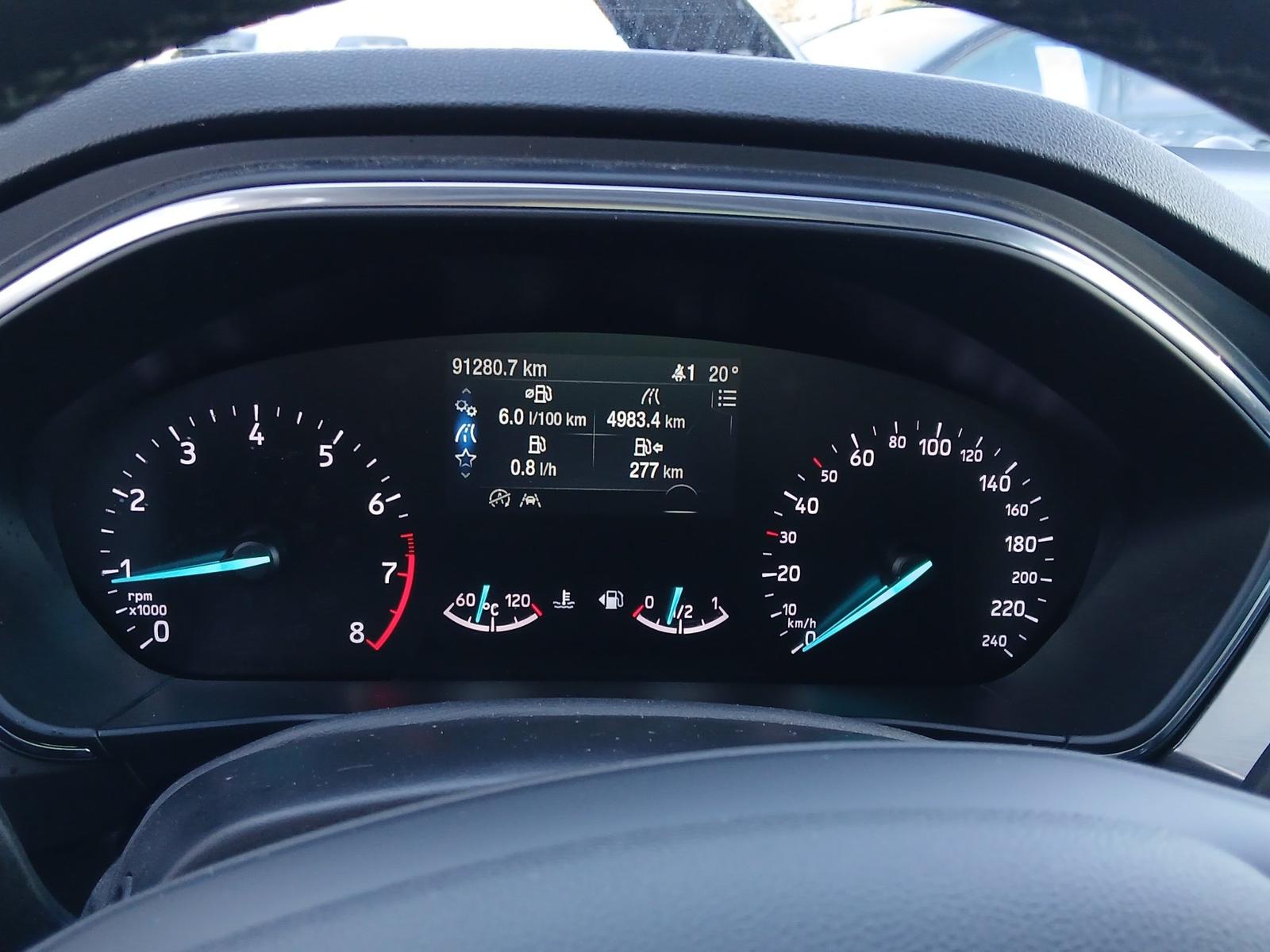 Ford Focus Titanium Turnier LED NAVI AHK KAMERA