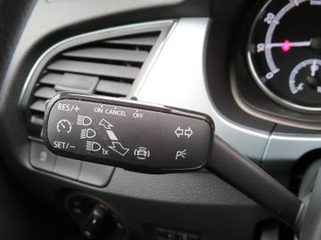 Fahrzeugabbildung SKODA Fabia Combi Ambition DAB GJ-RÄDER PDC SITZH 1.HD