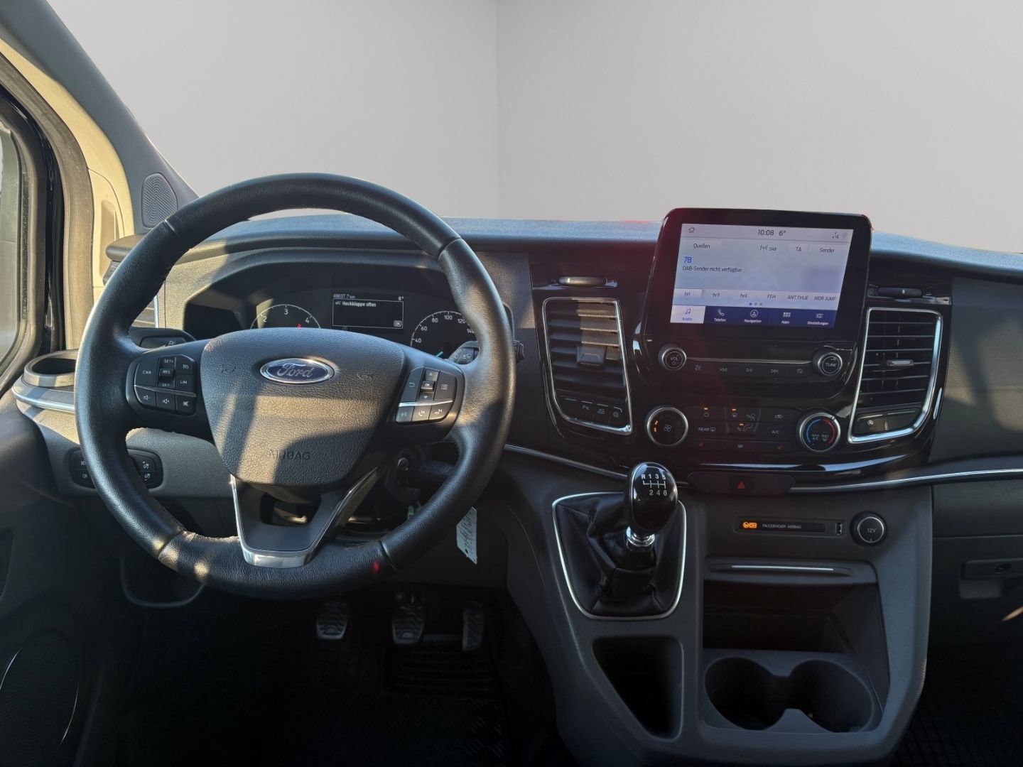 Fahrzeugabbildung Ford Tourneo Custom Kombi 320 L1 Titanium X Kamera AH