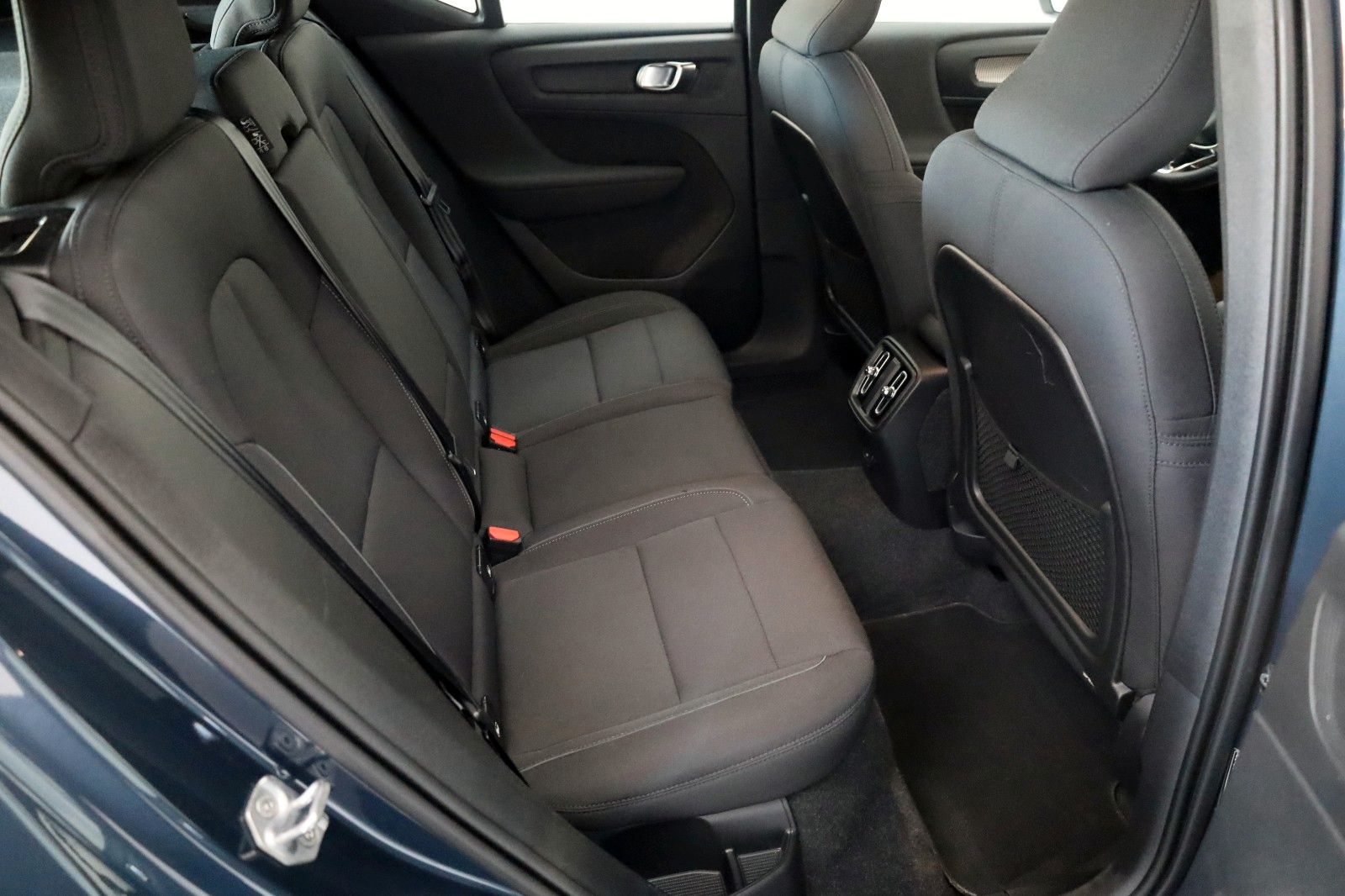 Fahrzeugabbildung Volvo XC40 Plus Recharge AWD,Navi,Kamera,SH,ACC