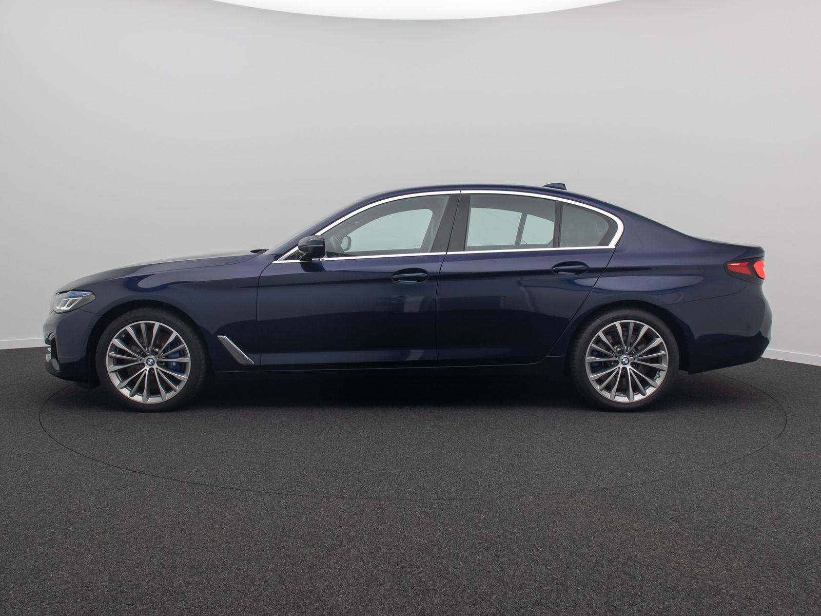 Fahrzeugabbildung BMW 540d xD DisplKey Laser DAB MSport HUD H/K 19Zoll