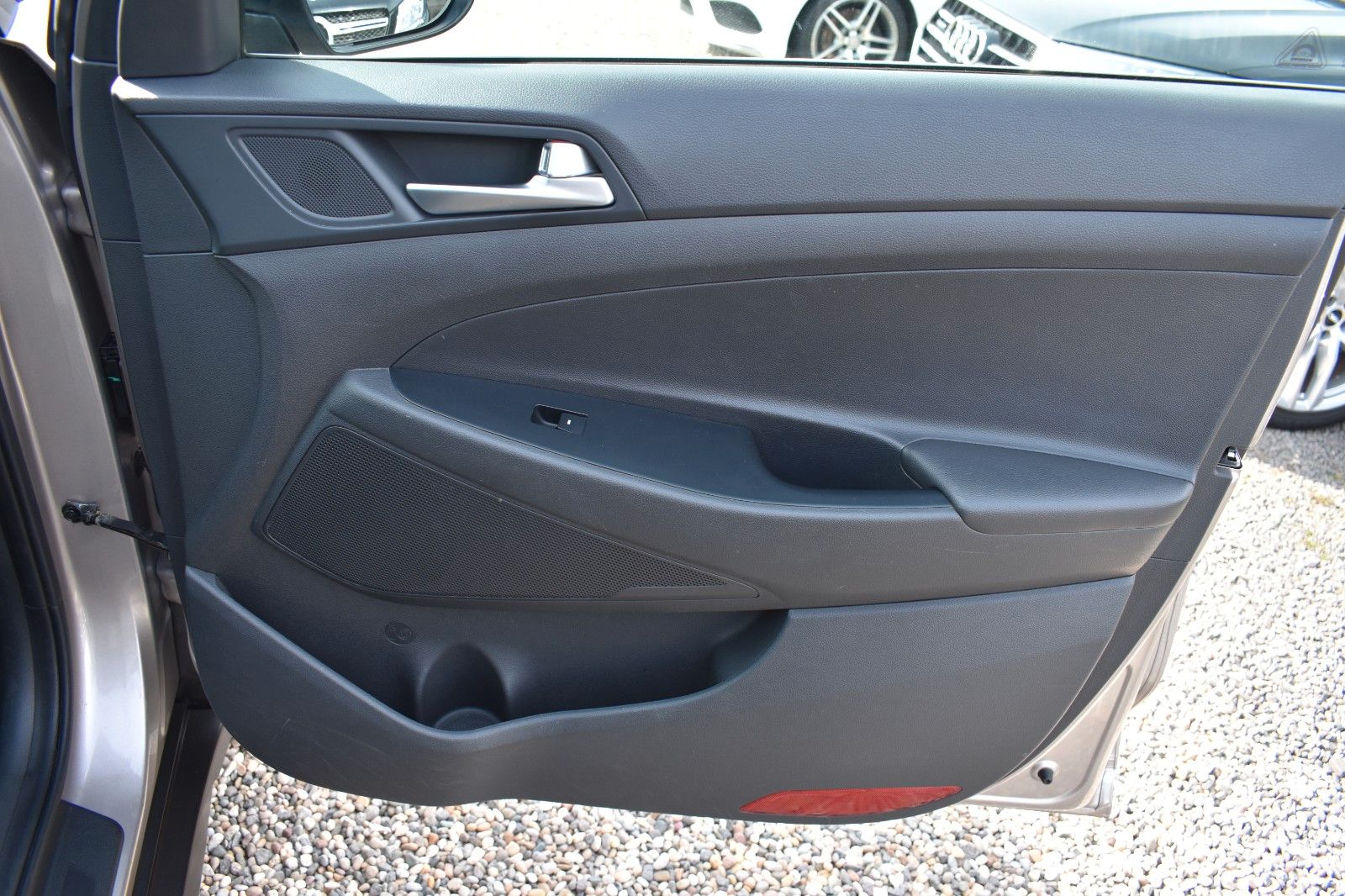 Fahrzeugabbildung Hyundai Tucson Style 2WD Panorama Dach Bluetooth Schaltr