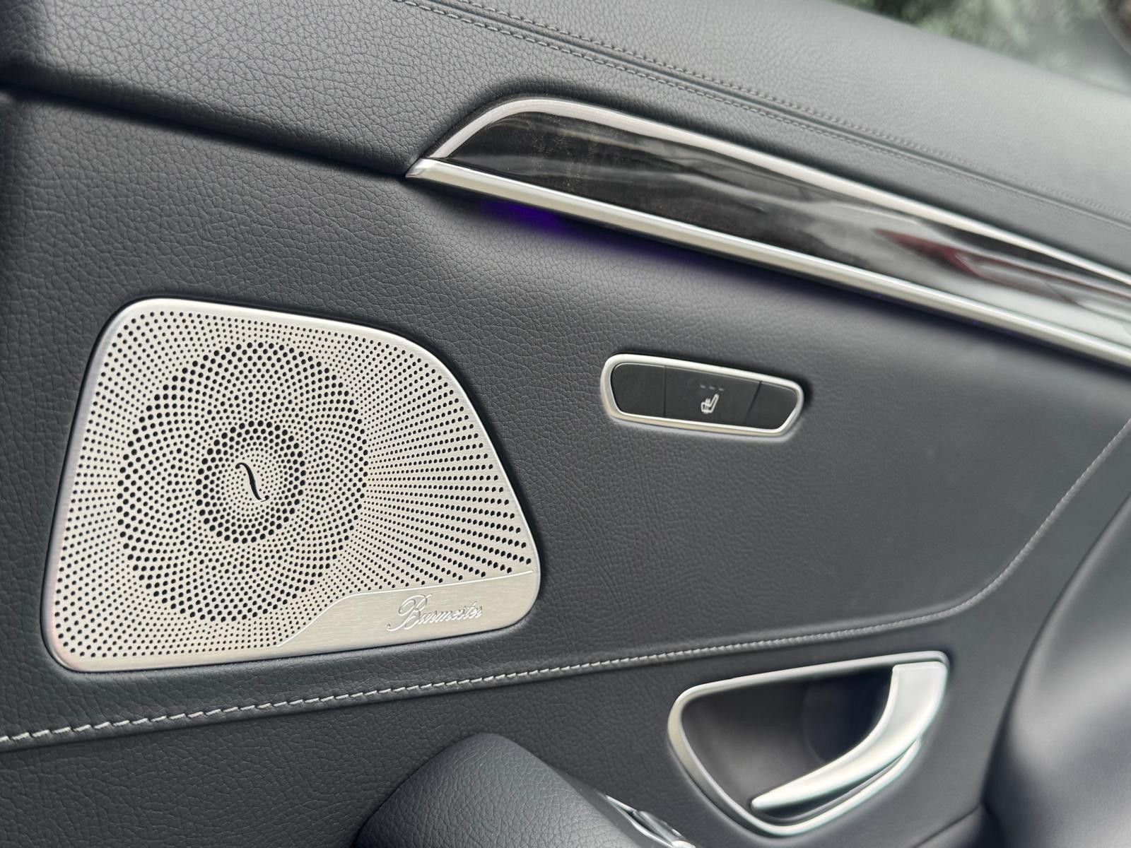 Fahrzeugabbildung Mercedes-Benz S 560 e L AMG-LINE+MEMO+LED+BURM+360°+HEAD-UP+