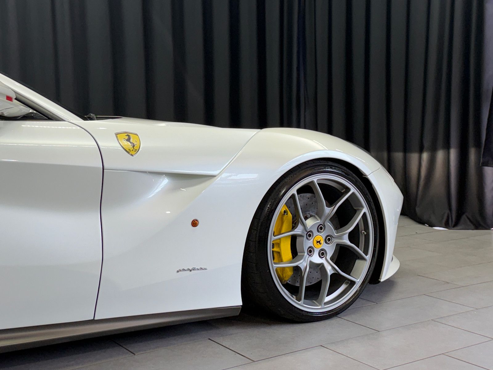 Fahrzeugabbildung Ferrari F12 Berlinetta|RACING-SEATS|NOVITEC-UMBAU|LIFT