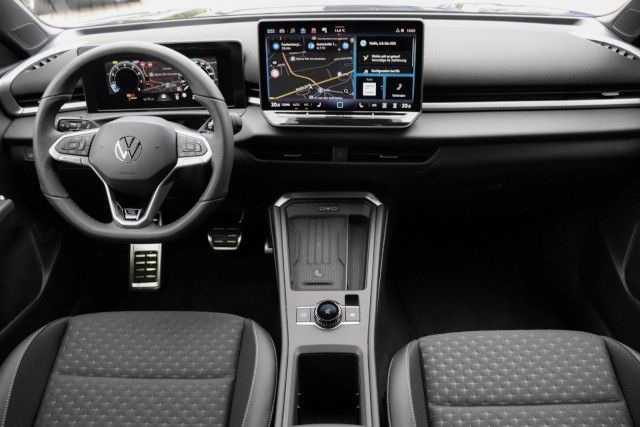 Volkswagen T-Roc R-Line 1.5 l eTSI OPF 110 kW (150 PS) 7-Ga foto 4