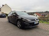 Volkswagen Golf Variant 1.5 TSI Highline mit R-Line - : mit V
