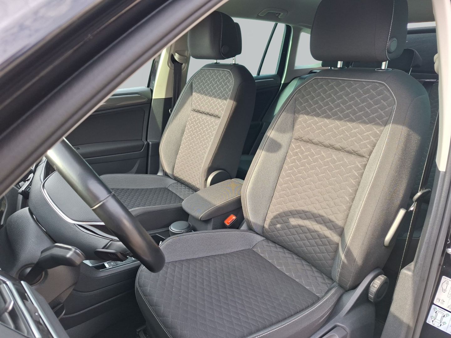 Tiguan 2.0 TDI DSG 4Motion Join *AHK*NAVI*ACC*