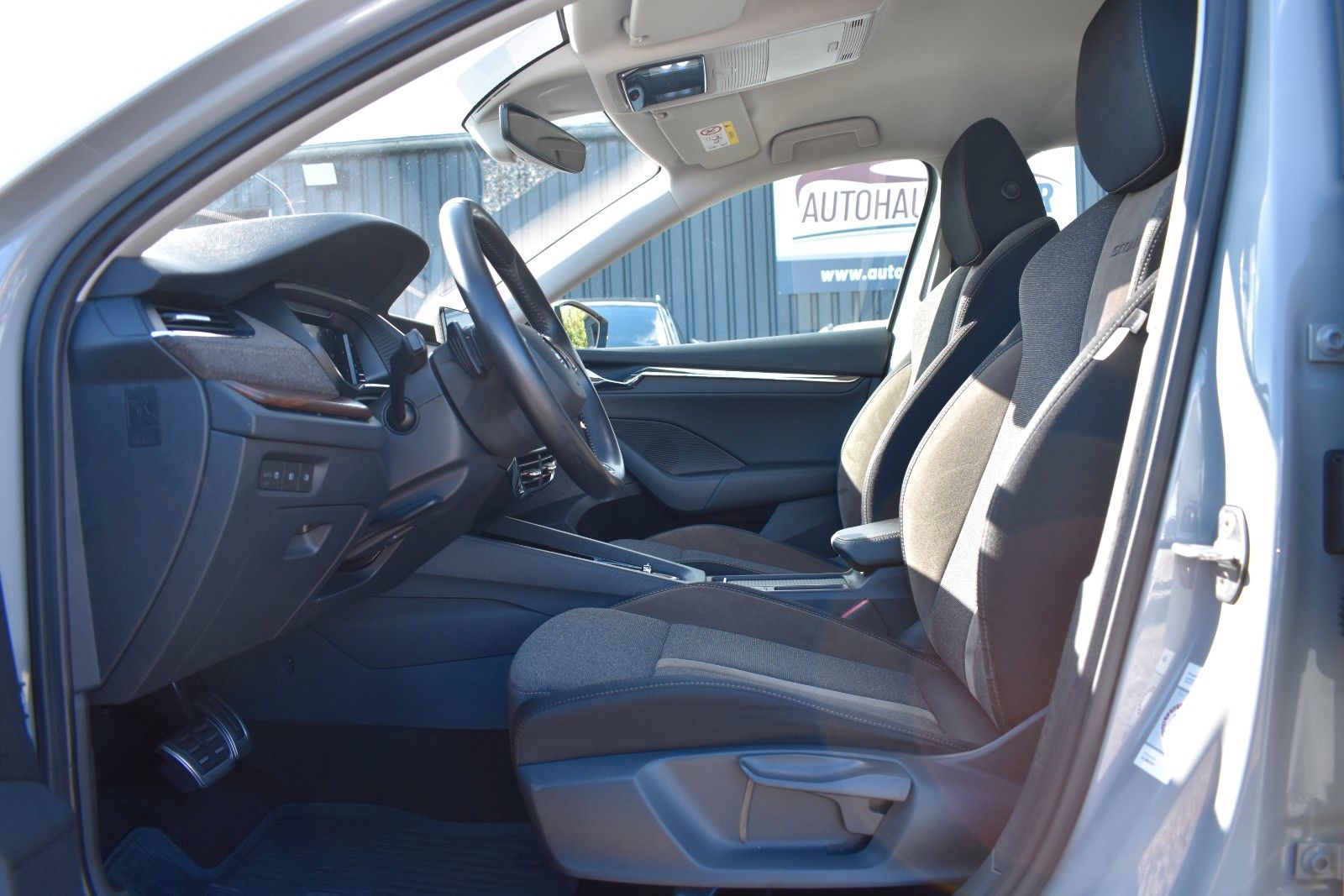 Fahrzeugabbildung SKODA Octavia Combi Scout 4x4/KEYLESS/HUD/AHK/LED