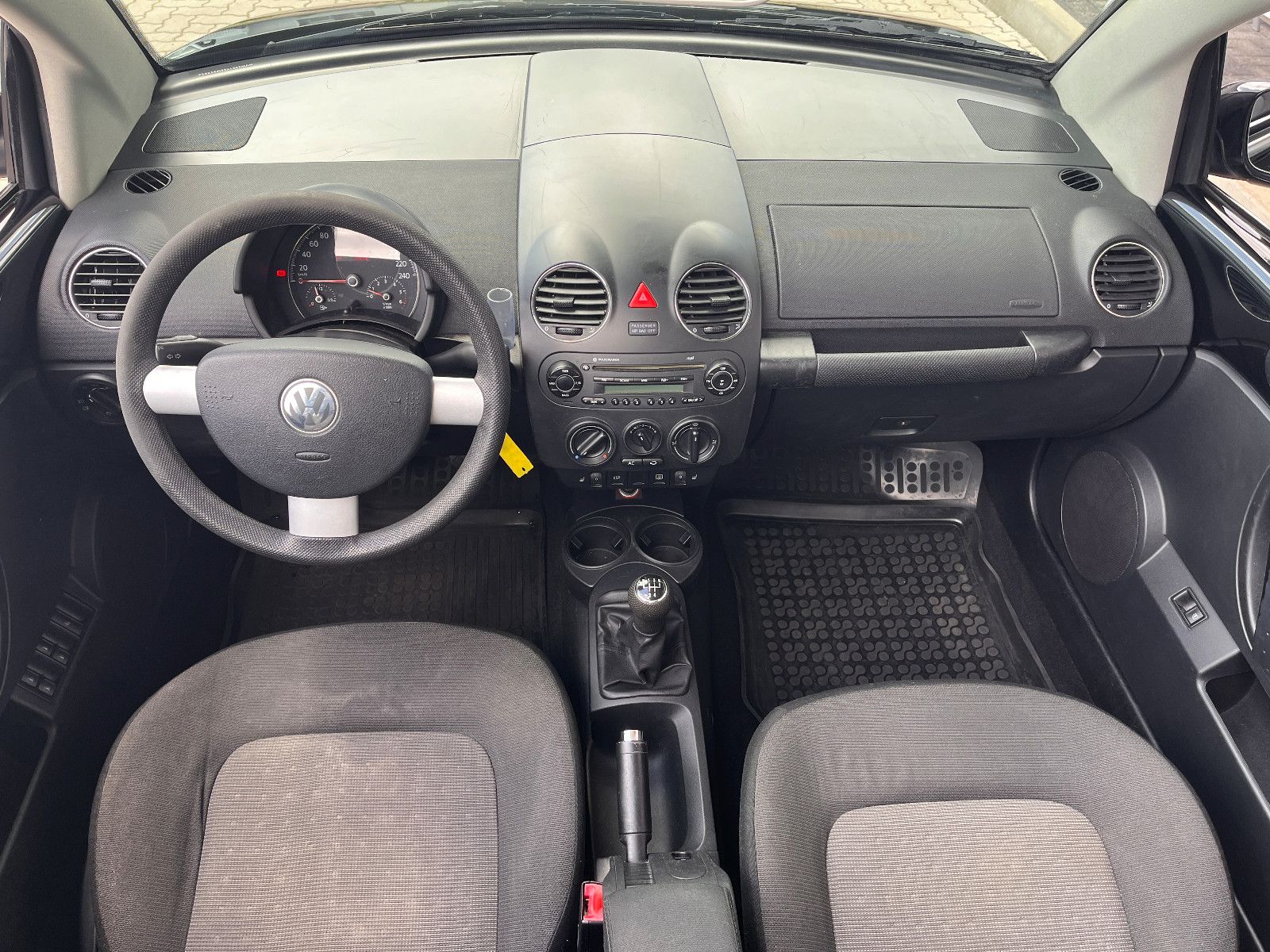 Fahrzeugabbildung Volkswagen New Beetle Cabriolet 1.4