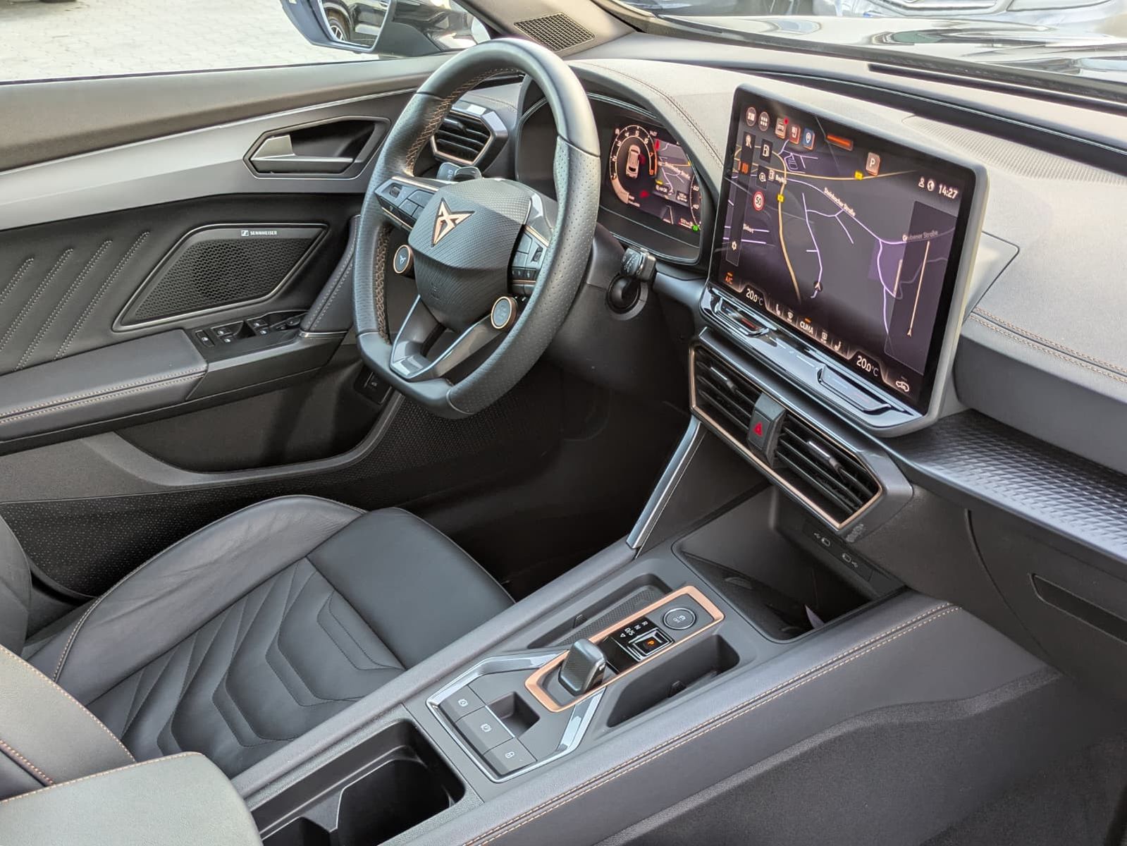 Fahrzeugabbildung CUPRA Formentor 1.5 eTSI LEDER*MATRIX*SENNH*Int.Dr.-XL