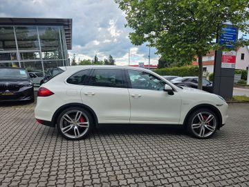 Porsche Cayenne - 4