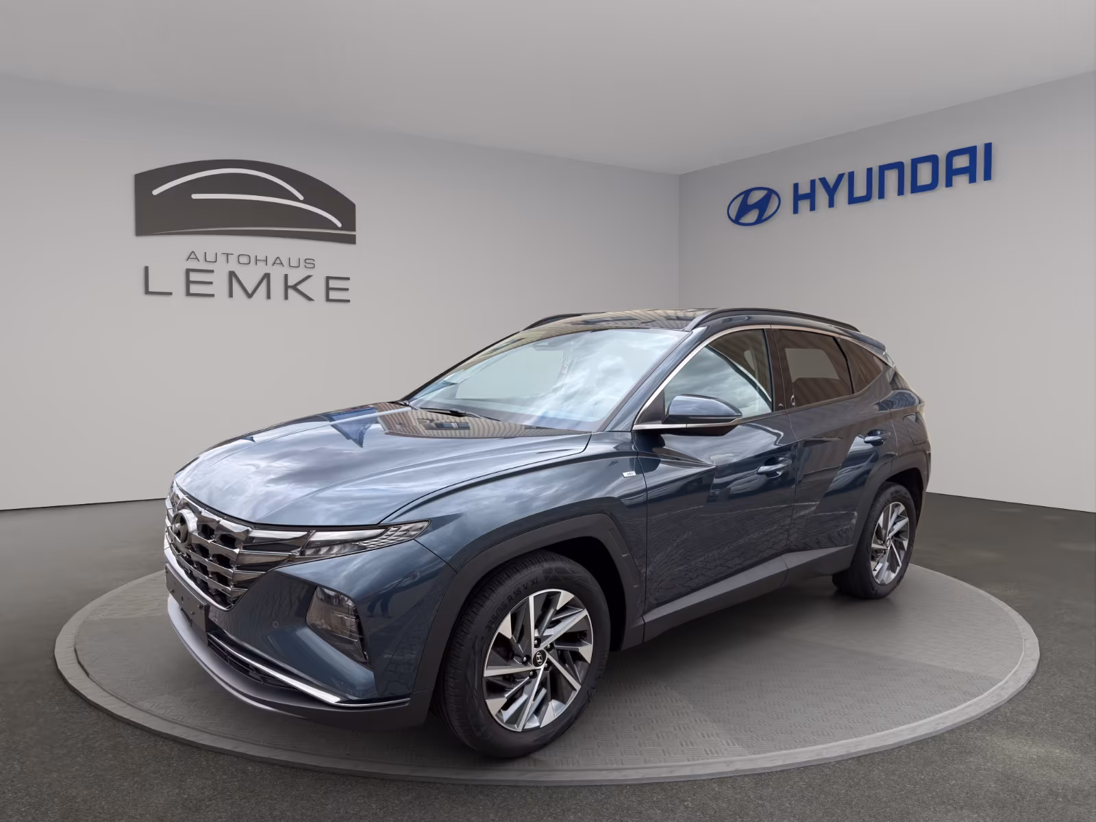 Hyundai TUCSON 1.6 T-GDI 48V iMT TREND - WENIG KILOMETER