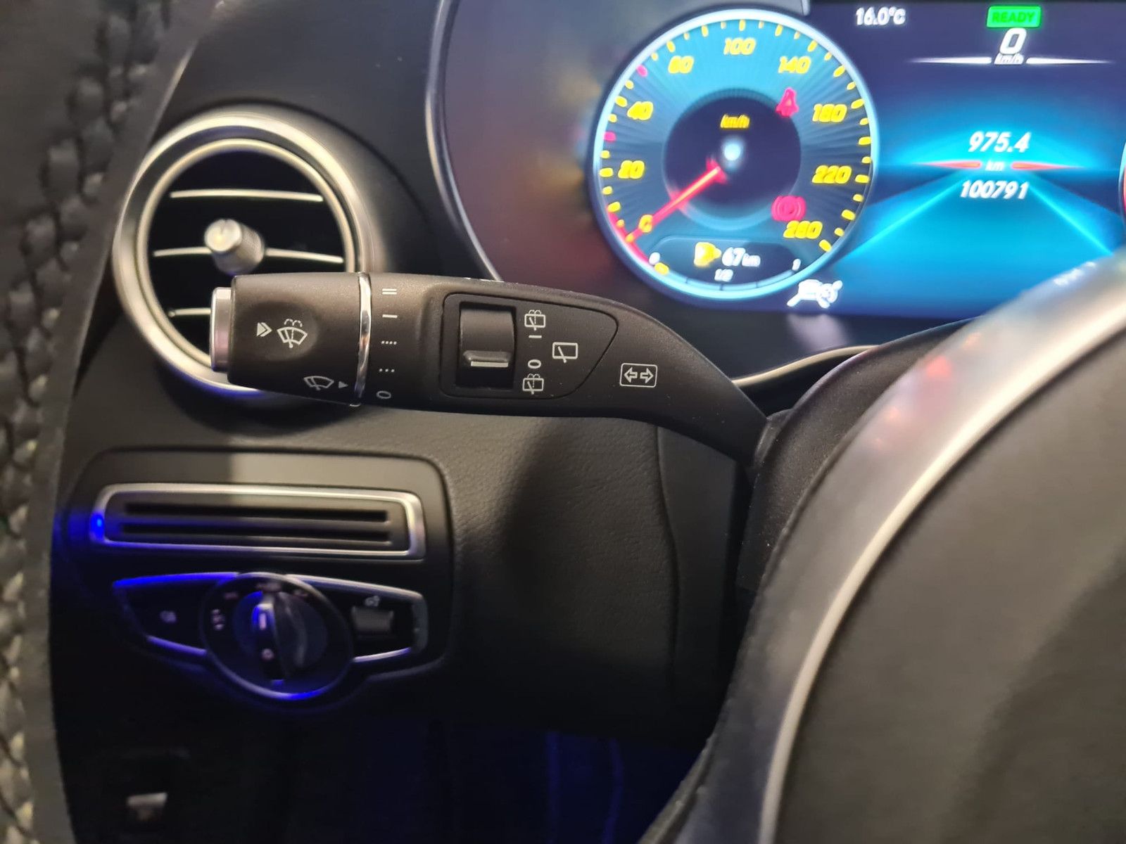 Fahrzeugabbildung Mercedes-Benz C 200 NIGHT EDITION / KAMERA / GEPFLEGT