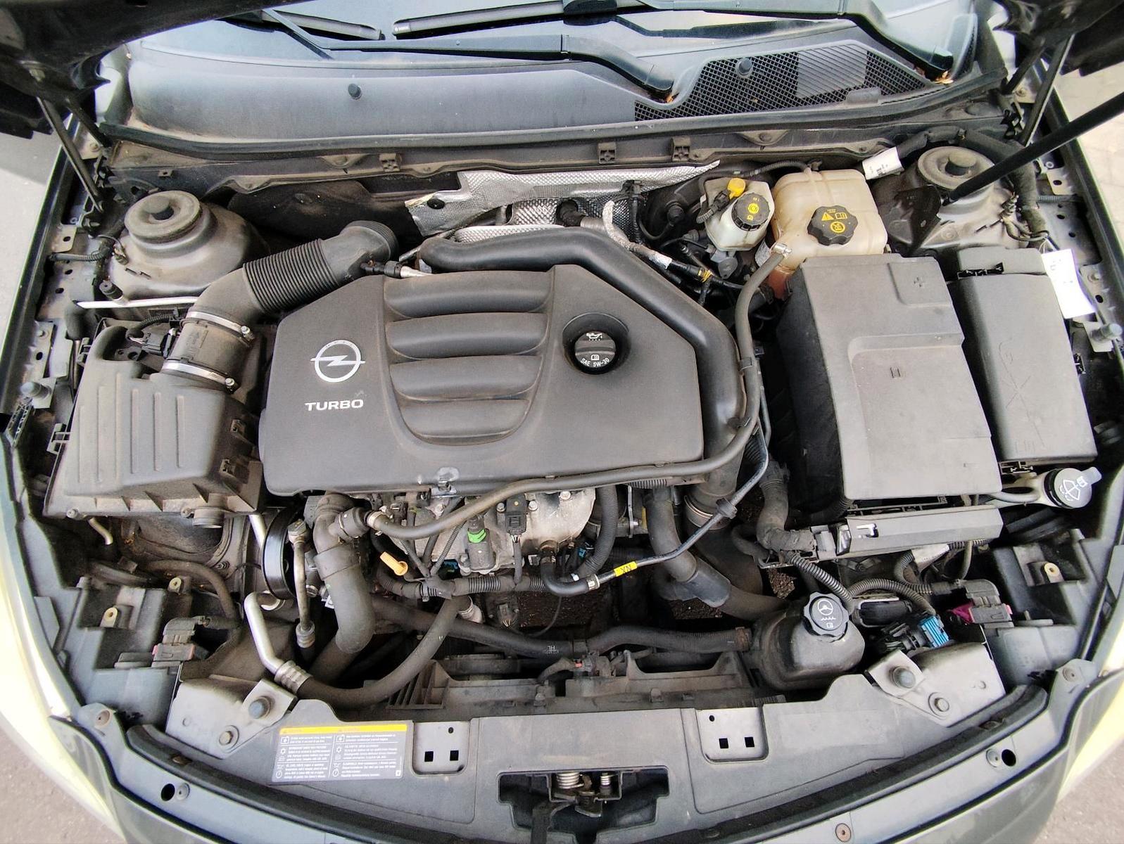 Opel Insignia 2009 — photo 10