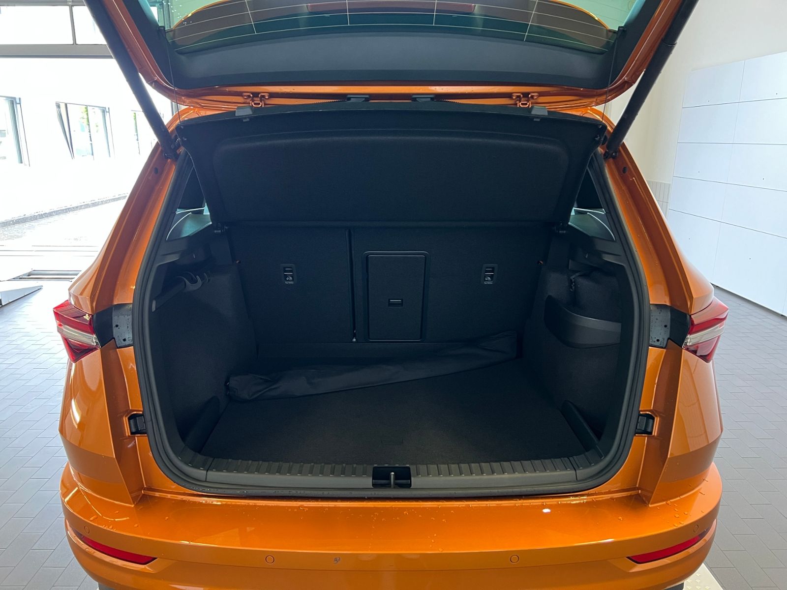 Fahrzeugabbildung SKODA Karoq Sportline 2.0 TSI 4x4 DSG *Panorama, AHK,