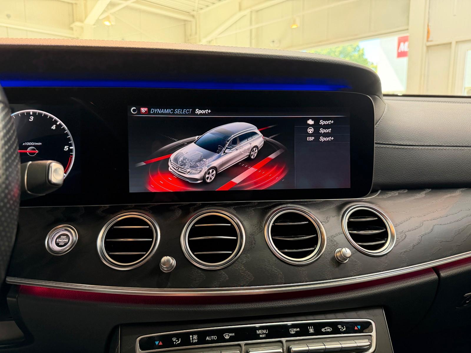 Mercedes-Benz E 220 d 4Matic T 9G  AMG Line *LED*Virtual*Navi*