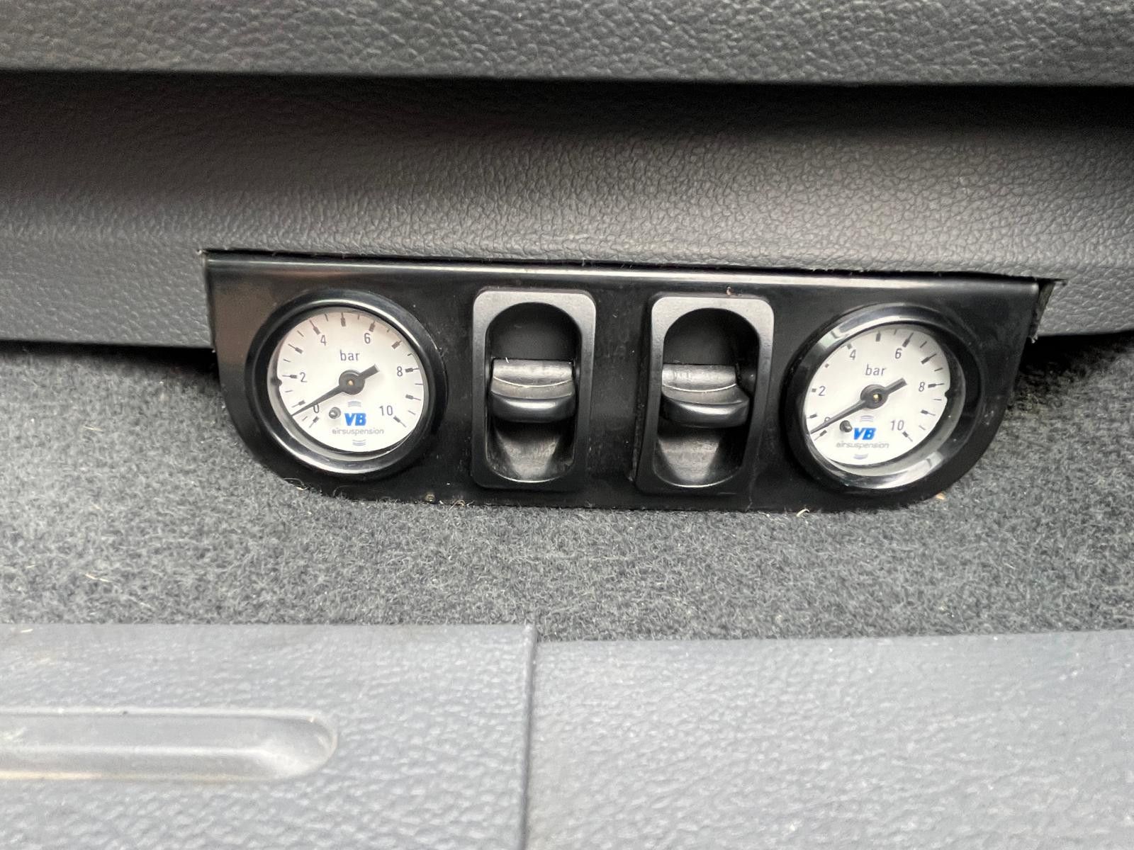 Fahrzeugabbildung Ford Ranger Limited Doppelkabine 4x4/AirSuspension
