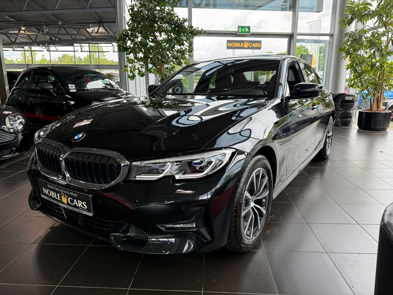 Fahrzeugabbildung BMW 320i  Sport Line GSD ACC HUD LASER 360°