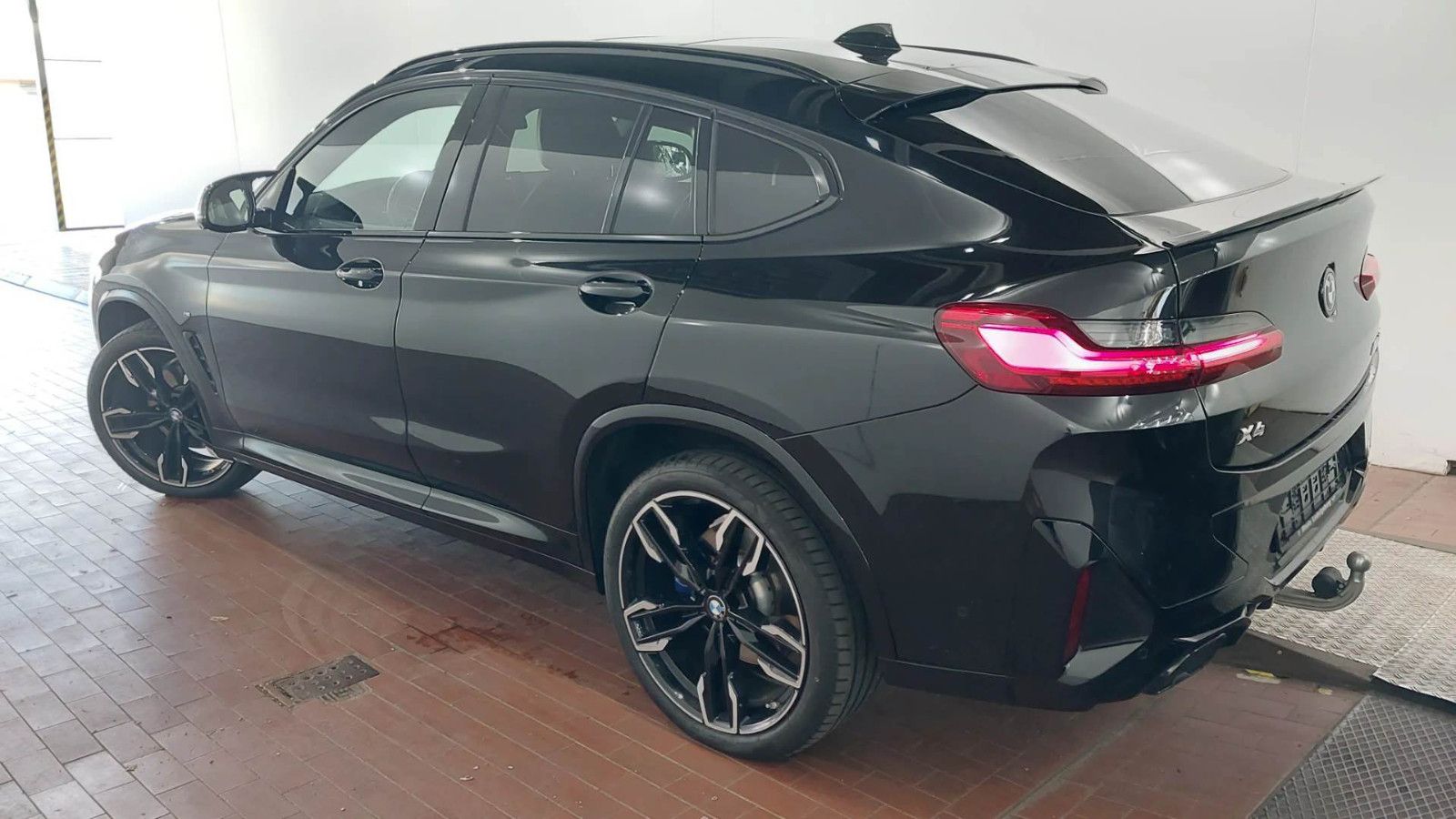 Fahrzeugabbildung BMW X4 M40 Pano ACC HuD Memory 360° Harman Kardon