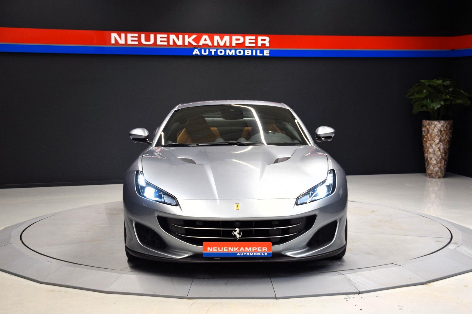Fahrzeugabbildung Ferrari Portofino ACC Kamera Display Garantie  ADAS 1.Ha