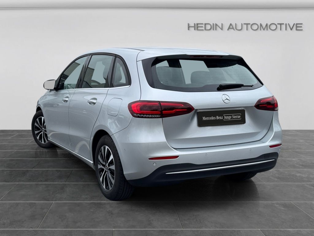 Mercedes-Benz B 180 STYLE|MBEAM|MBUX|SHZ|360°|DISTR|STANDH foto 3