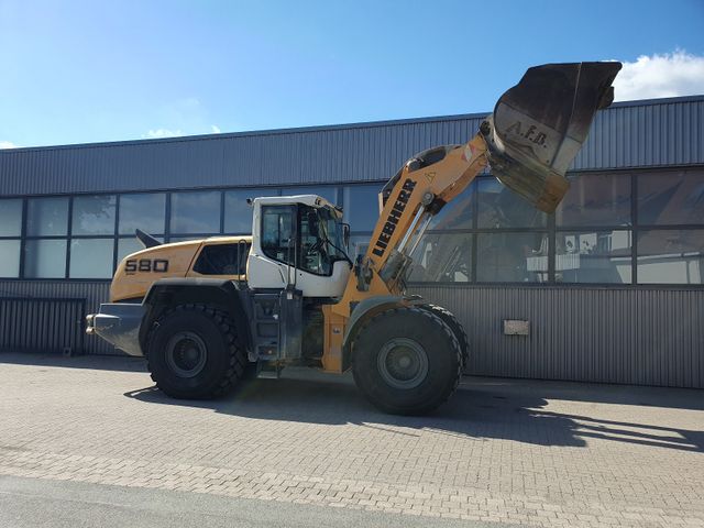 Liebherr L580 XPower, neue MICHELIN XHA, guter Zustand