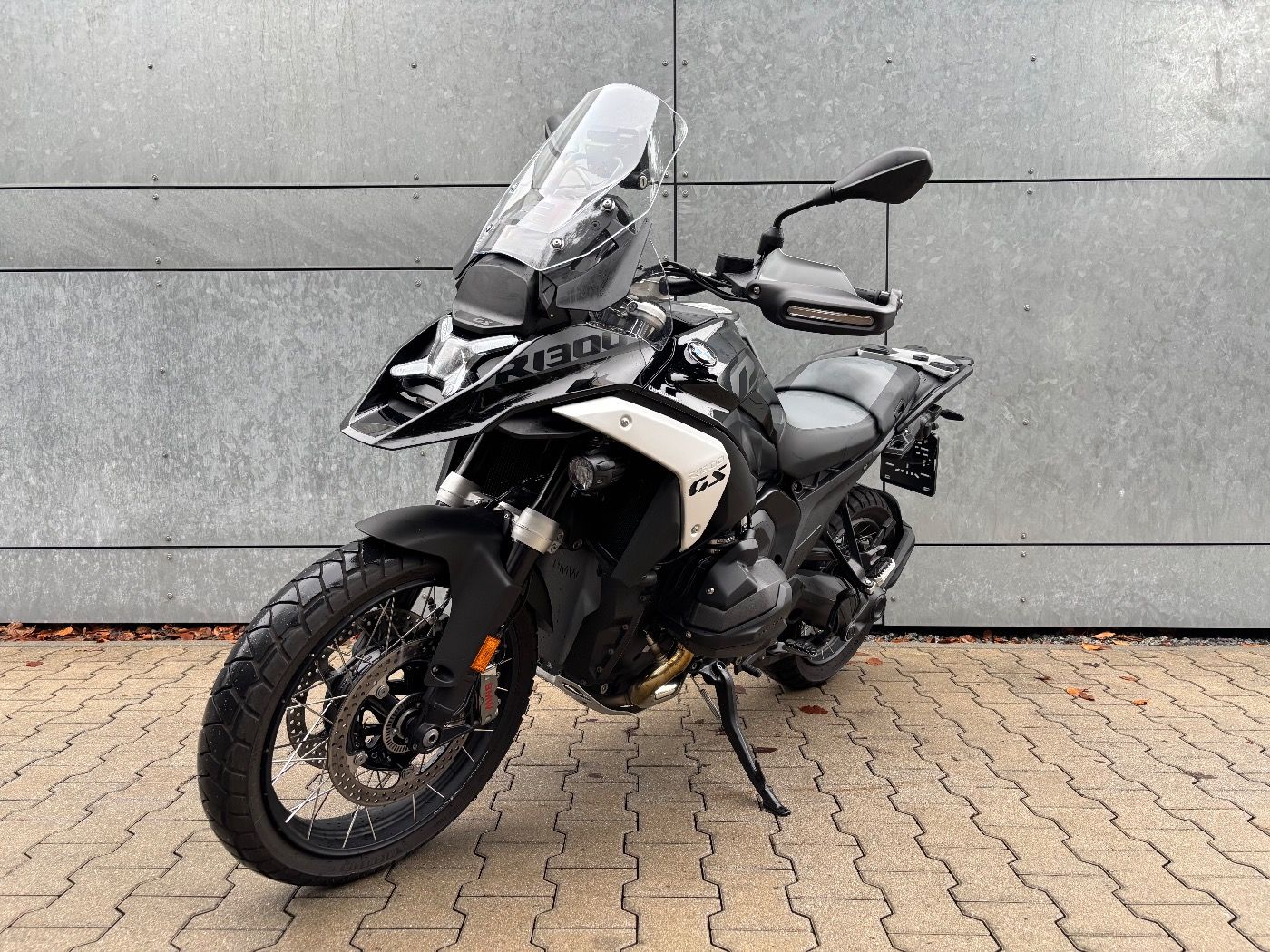 Fahrzeugabbildung BMW R 1300 GS Triple Black 3 Pakete