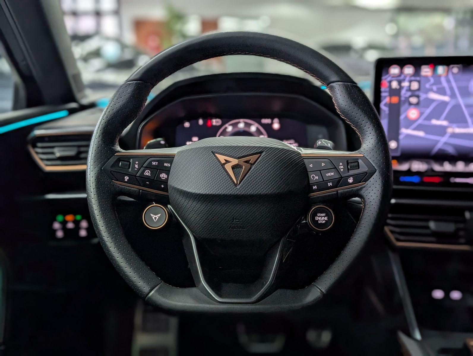 Fahrzeugabbildung CUPRA Leon 1.5 e-Hybrid PLUG-IN LED INTELIG-DRIVE EDGE