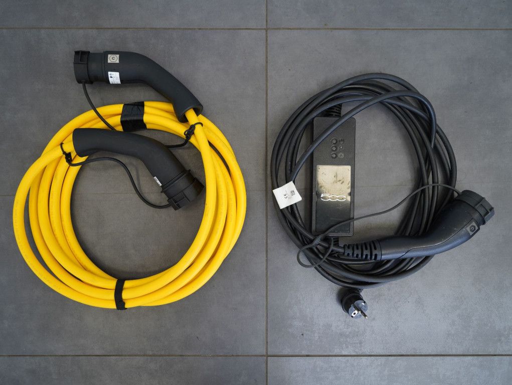 Fahrzeugabbildung Fiat 500e 87KW/42kWh/DC-LADEN/CARPLAY/DAB/SOH/KAMERA