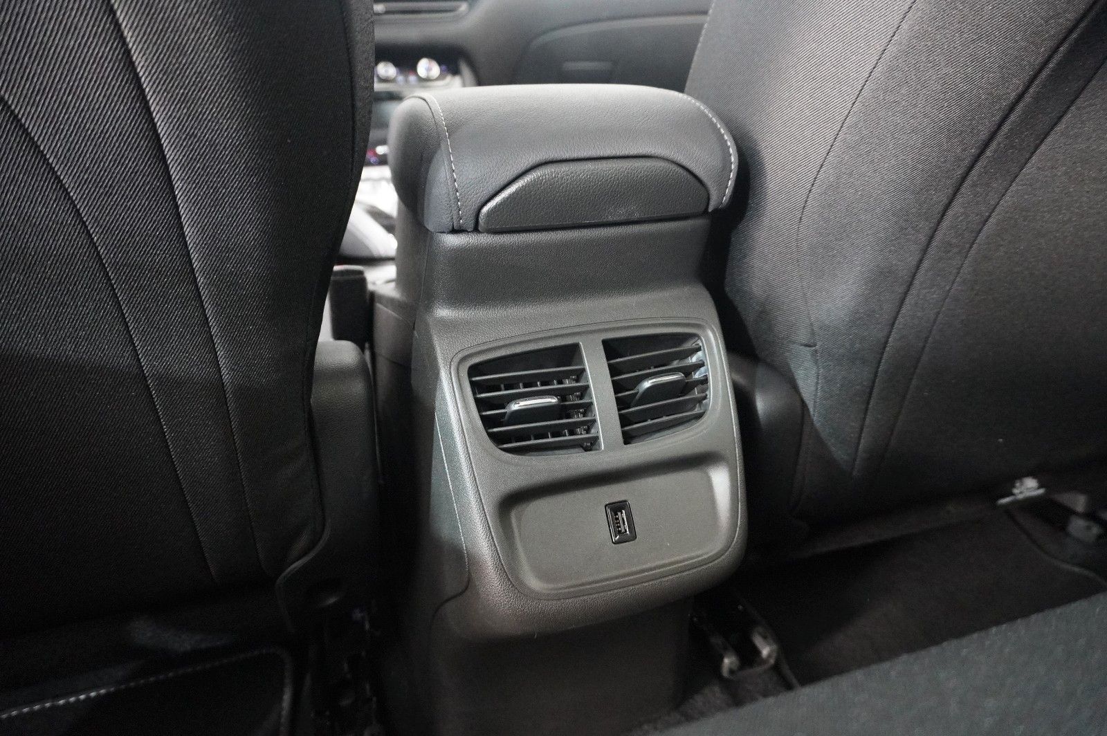 Fahrzeugabbildung Opel Grandland (X) 1.6T EDITION HYBRID NAVI/LED/VIRT.