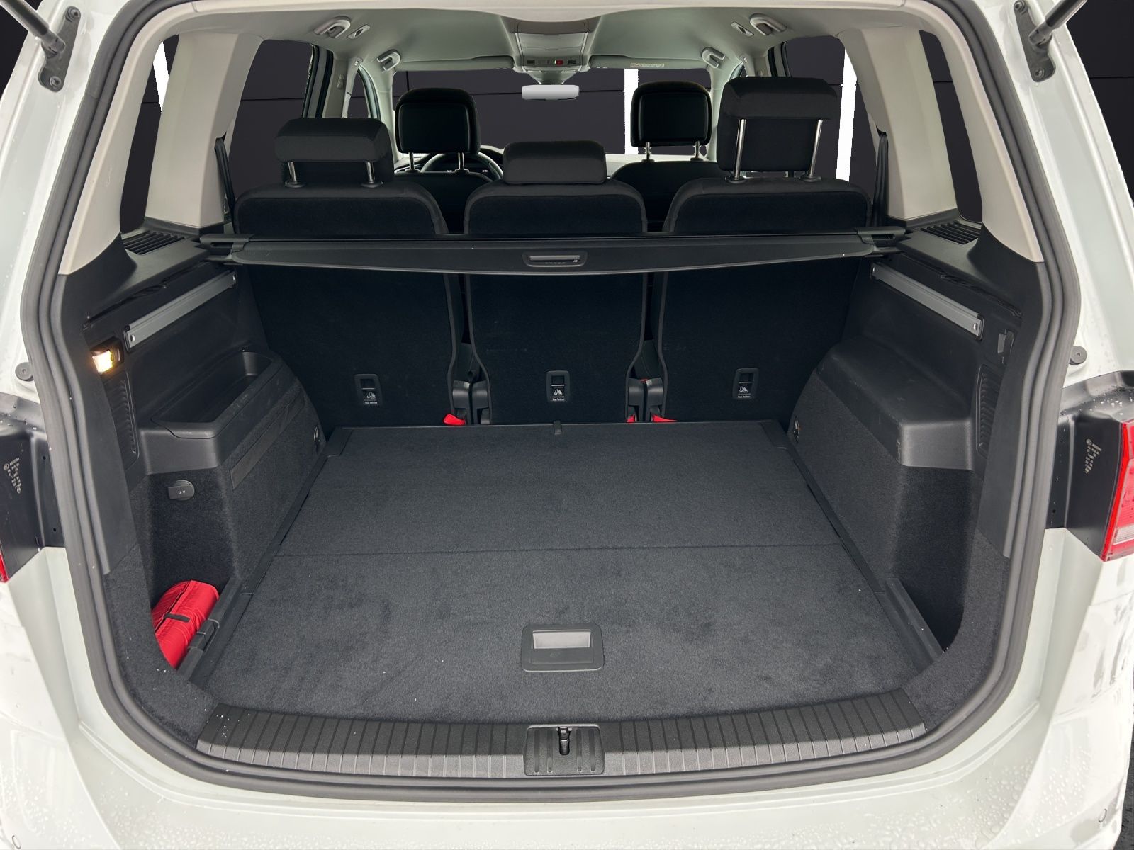 Fahrzeugabbildung Volkswagen Touran Comfortline TDI LED ACC STH SH Massage Cl