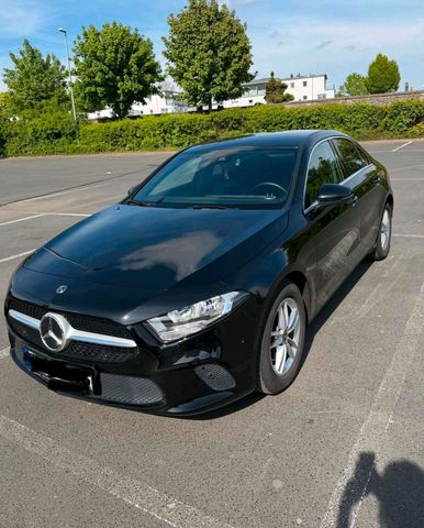 MERCEDES-BENZ Mercedes A180