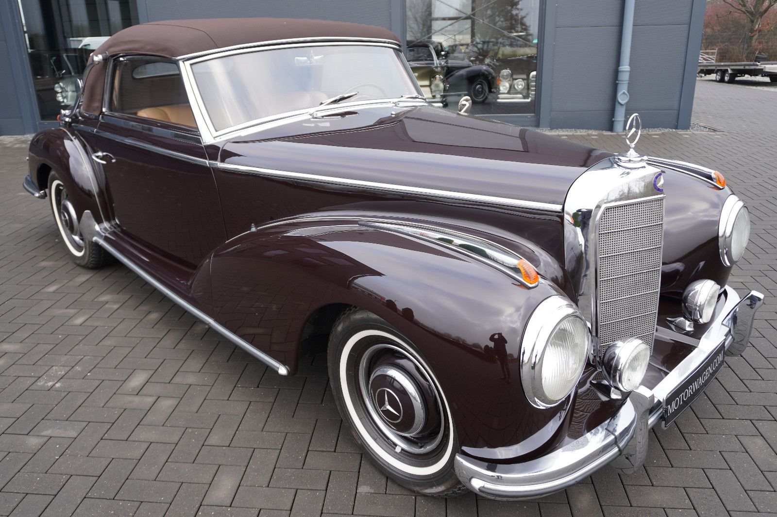 Fahrzeugabbildung Mercedes-Benz 300 S Cabriolet W 188