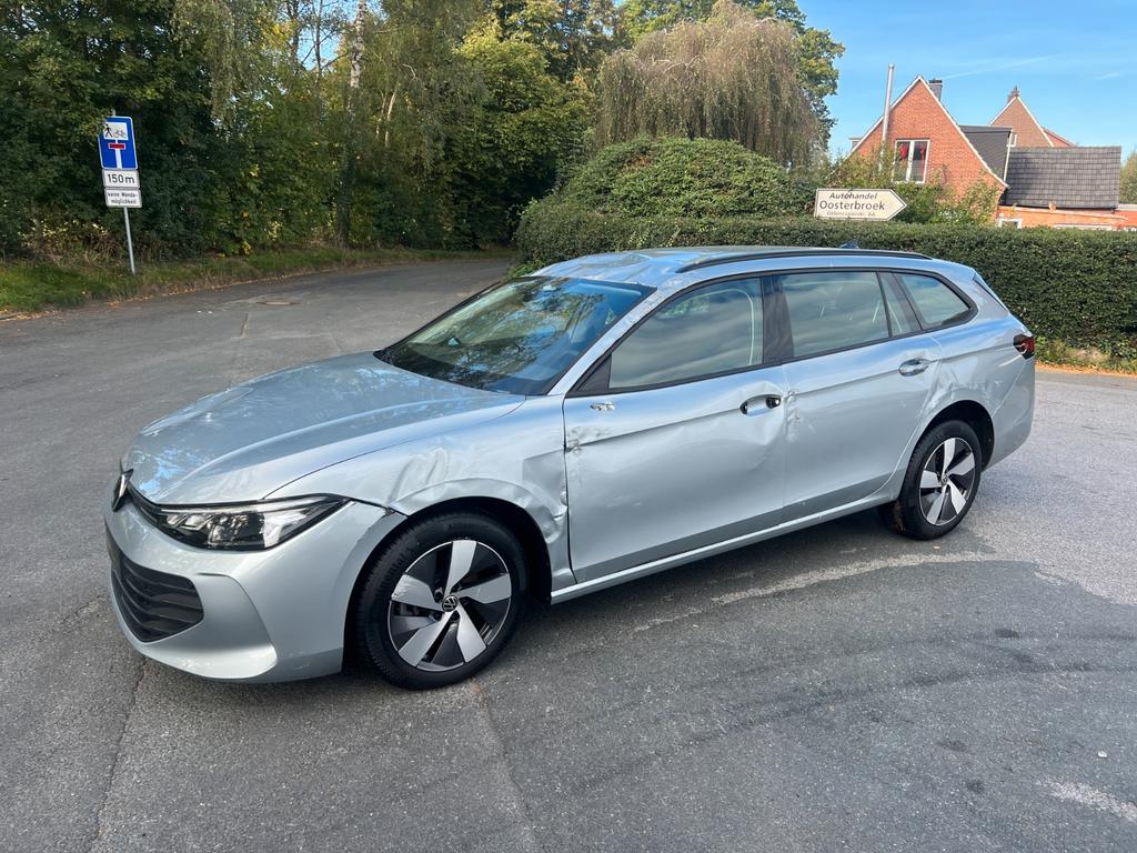 Volkswagen Passat Variant 15 eTSI DSG 110 kW 2025