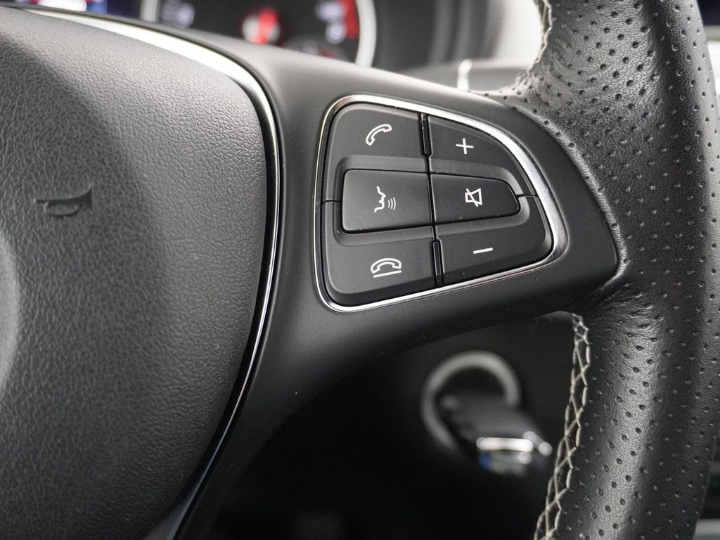 Mercedes-Benz B 180 Ambition Facelift Urban navi kamera AHK au