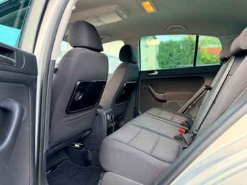 Volkswagen Golf - 10
