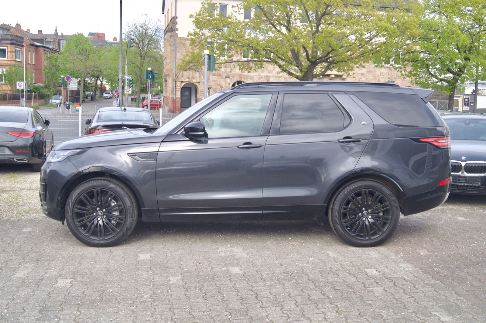 Fahrzeugabbildung Land Rover DISCOVERY 5 LANDMARK EDITION SDV6*7SITZER+PANO*