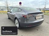 Tesla Model 3 Long Range AWD - silberne Tesla Model 3