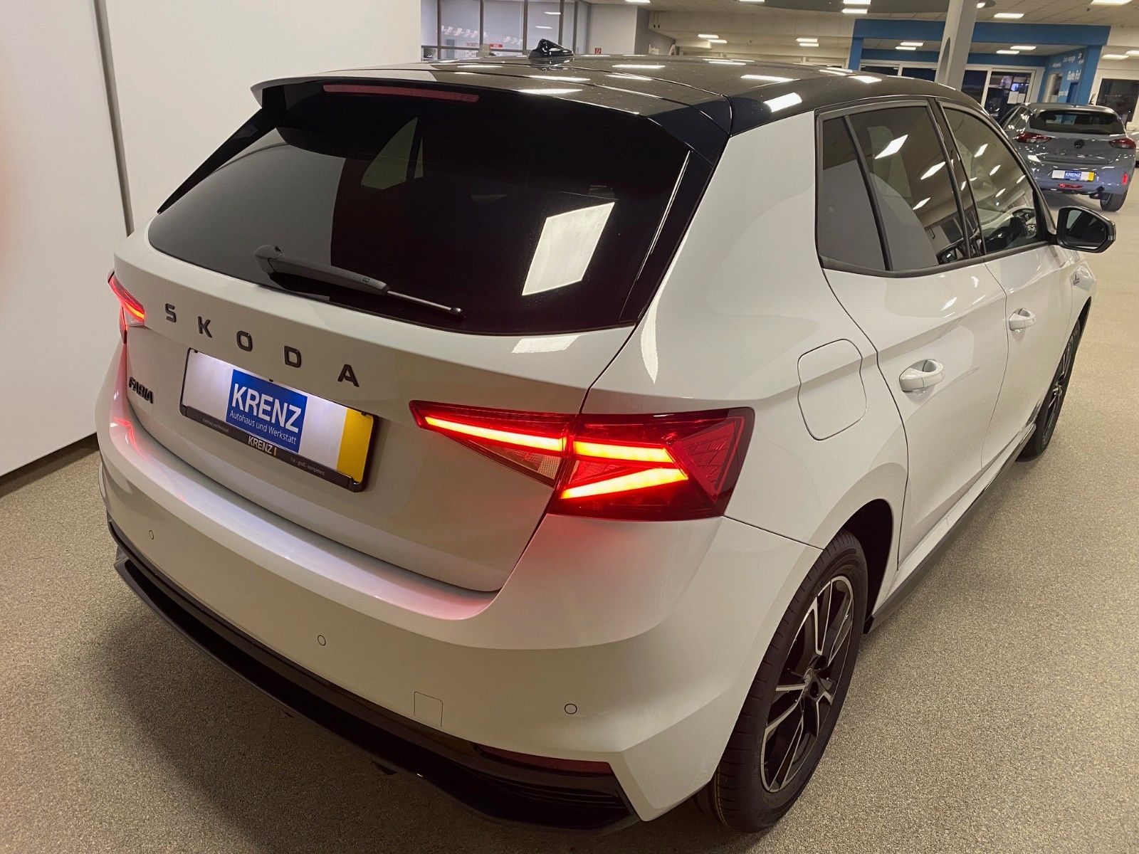 Fahrzeugabbildung SKODA Fabia 1.0 TSI DSG Monte Carlo+KAMERA+AppCon+PDC+